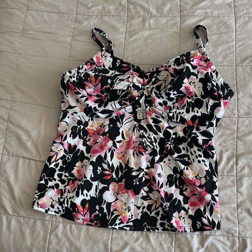 Swimsuits For All Floral Bikini Top Underwire - Black and Pink Floral - 22